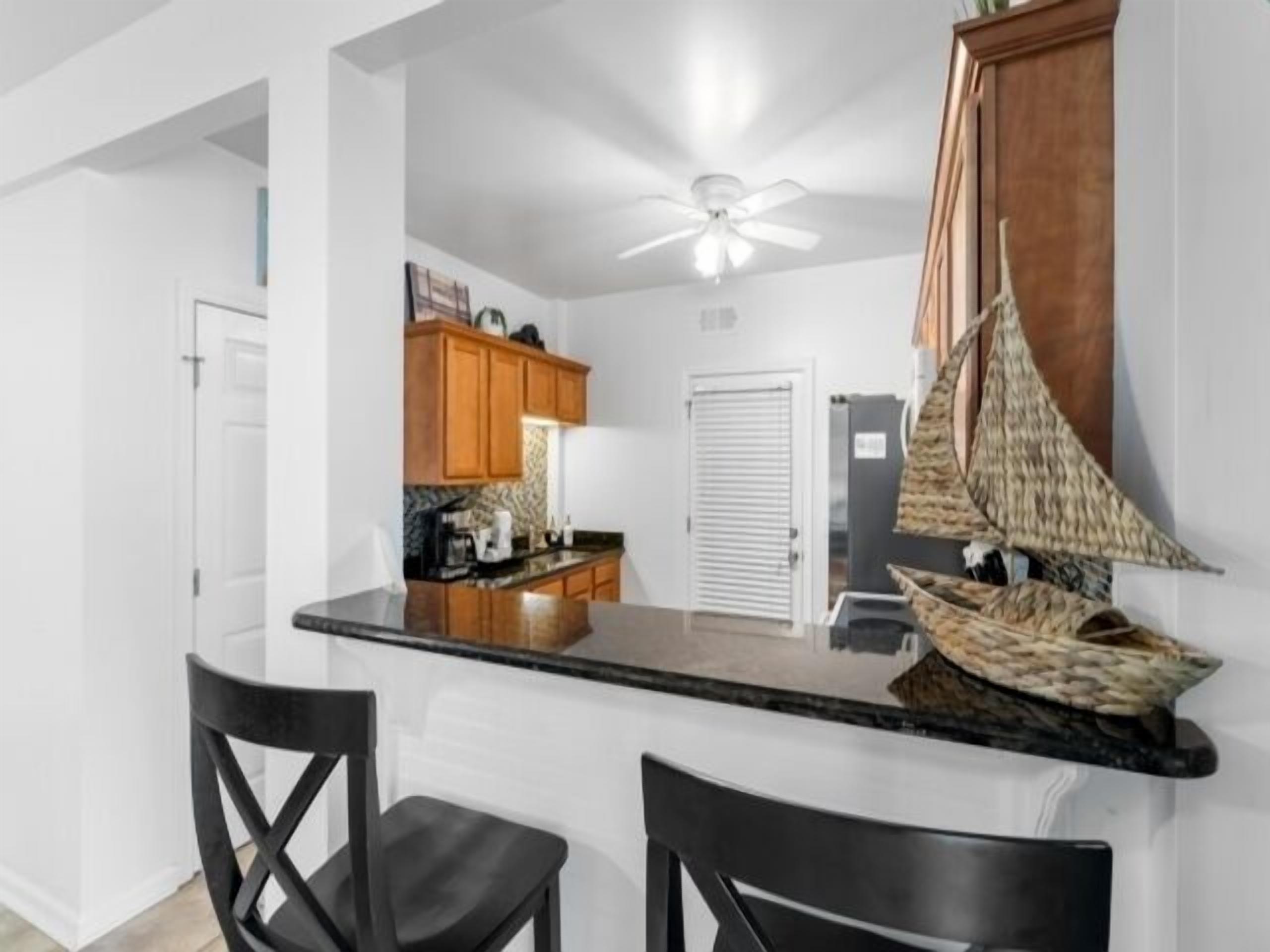 House, 5 Bedrooms | Private kitchen | Fridge, oven, coffee/tea maker