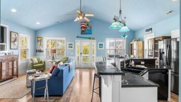 House, 5 Bedrooms | Interior