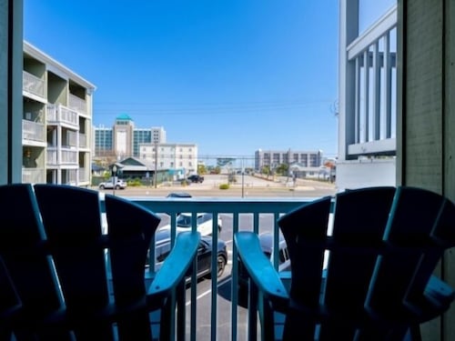 Life's A Beach - Walk To Everything In Historic Carolina Beach! 1 Bedroom Condo by RedAwning