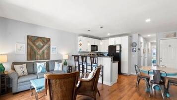 Condo, 2 Bedrooms | 2 bedrooms, free WiFi