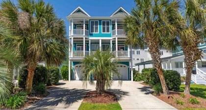 After Dune Delight - Relax And Unwind In This Fun And Spacious 3 Story Home. Light, Bright, And Close To Everything! 4 Bedroom Townhouse by RedAwning