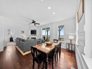 Townhouse, 3 soverom | Eget kjøkken | Kjøleskap, ovn, kaffetrakter/tekoker og brødrister