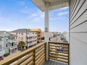 Townhome, 6 Bedrooms | Property grounds