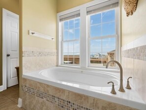 Townhome, 2 Bedrooms | Bathroom | Hair dryer, towels