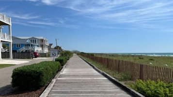 Townhome, 2 Bedrooms | Property grounds