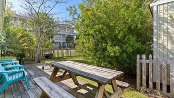 Cottage, 2 Bedrooms | Property grounds