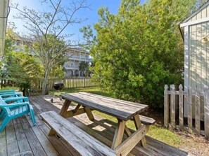 Cottage, 2 Bedrooms | Property grounds - Flip Flop Paradise 2 Bedroom Cottage by RedAwning (Kure Beach)