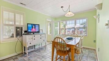 Cottage, 2 Bedrooms | 2 bedrooms, free WiFi