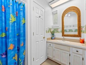 コテージ 2 ベッドルーム | バスルーム | タオル