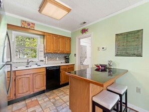 Cottage, 2 Bedrooms | Private kitchen