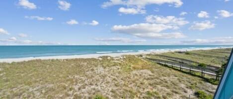 Condo, 2 habitaciones | Playa | En la playa