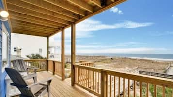 House, 3 Bedrooms | Property grounds