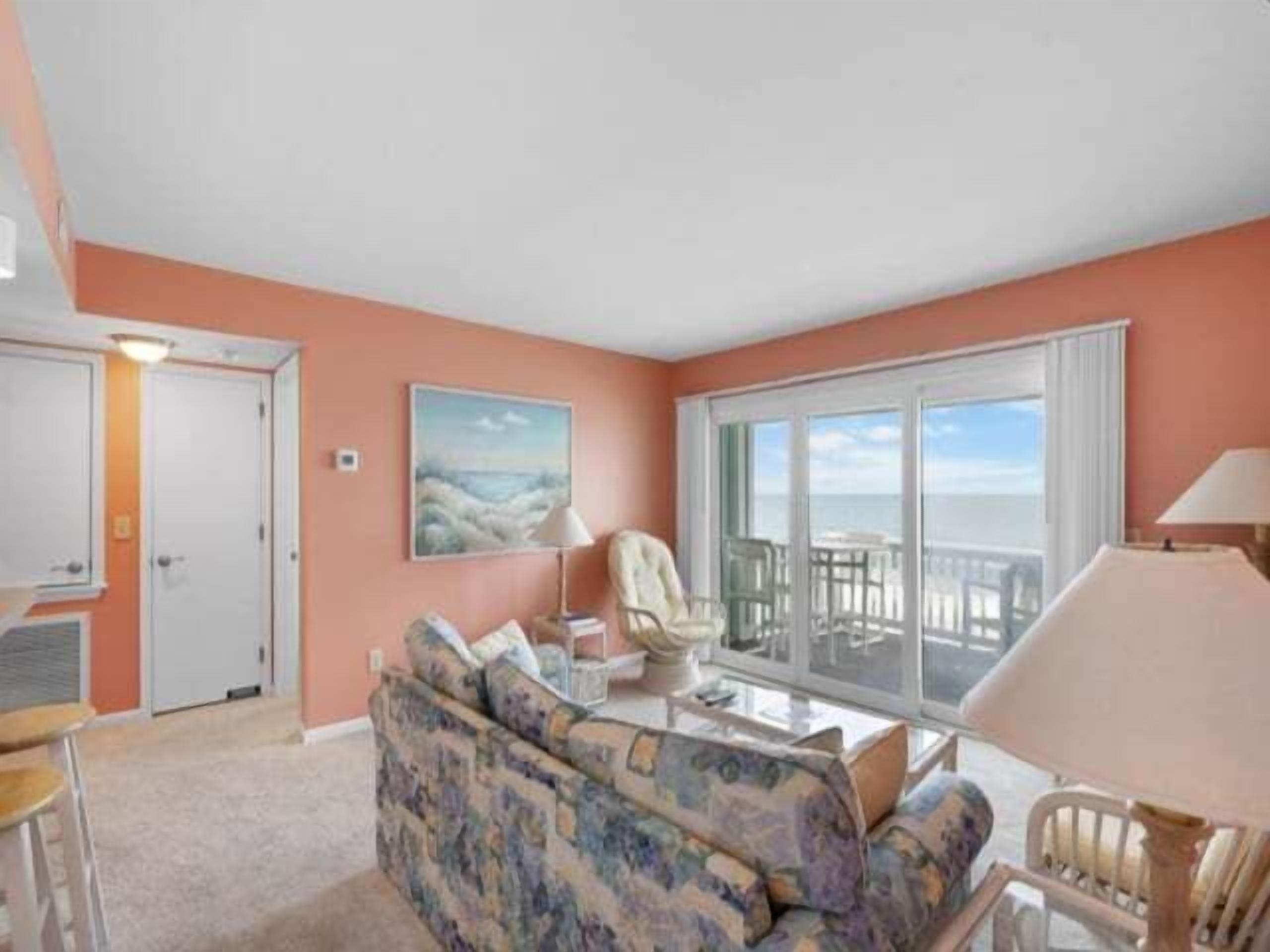 Condo, 1 Bedroom | Living area