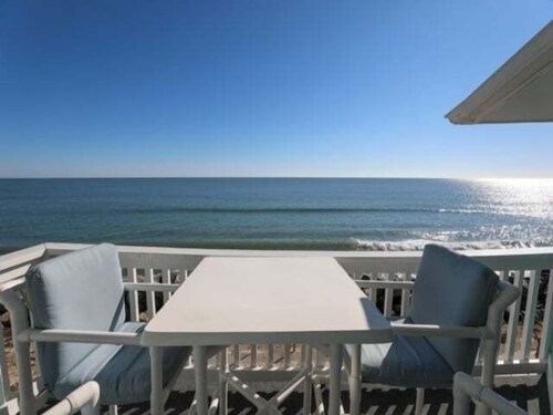 Ocean Breeze - Stunning Views - Oceanfront - 3rd Floor - You Deserve A Beach Vacation! 1 Bedroom Condo by RedAwning
