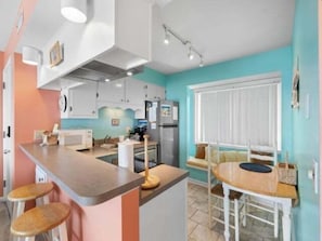Condo, 1 Bedroom | Private kitchen | Fridge, oven, coffee/tea maker