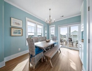Townhome, 5 Bedrooms | Dining