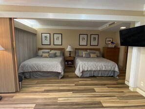 1 chambre, coffres-forts dans les chambres, fer et planche à repasser