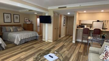 1 sovrum, värdeförvaringsskåp på rummet och strykjärn/strykbräda