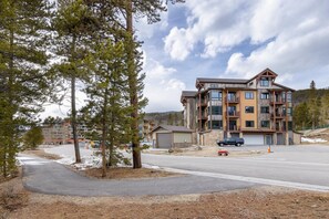 Condo, 2 Bedrooms | Exterior