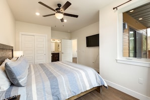 Condo, 2 Bedrooms