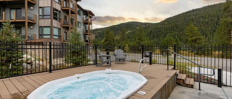 Condo, 2 Bedrooms | Outdoor spa tub