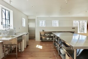 Refrigerador, horno, parrilla de estufa y lavavajillas 