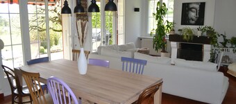 House with large garden, terrace and fireplace