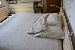 1 室のベッドルーム、WiFi