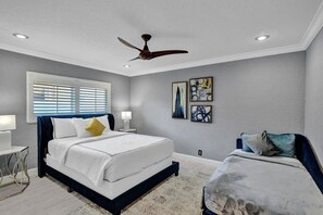 4 bedrooms, desk, iron/ironing board, free WiFi