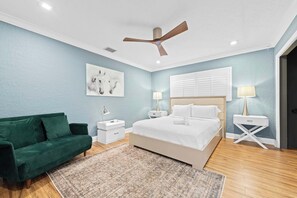 4 Schlafzimmer, Schreibtisch, Bügeleisen/Bügelbrett, kostenloses WLAN