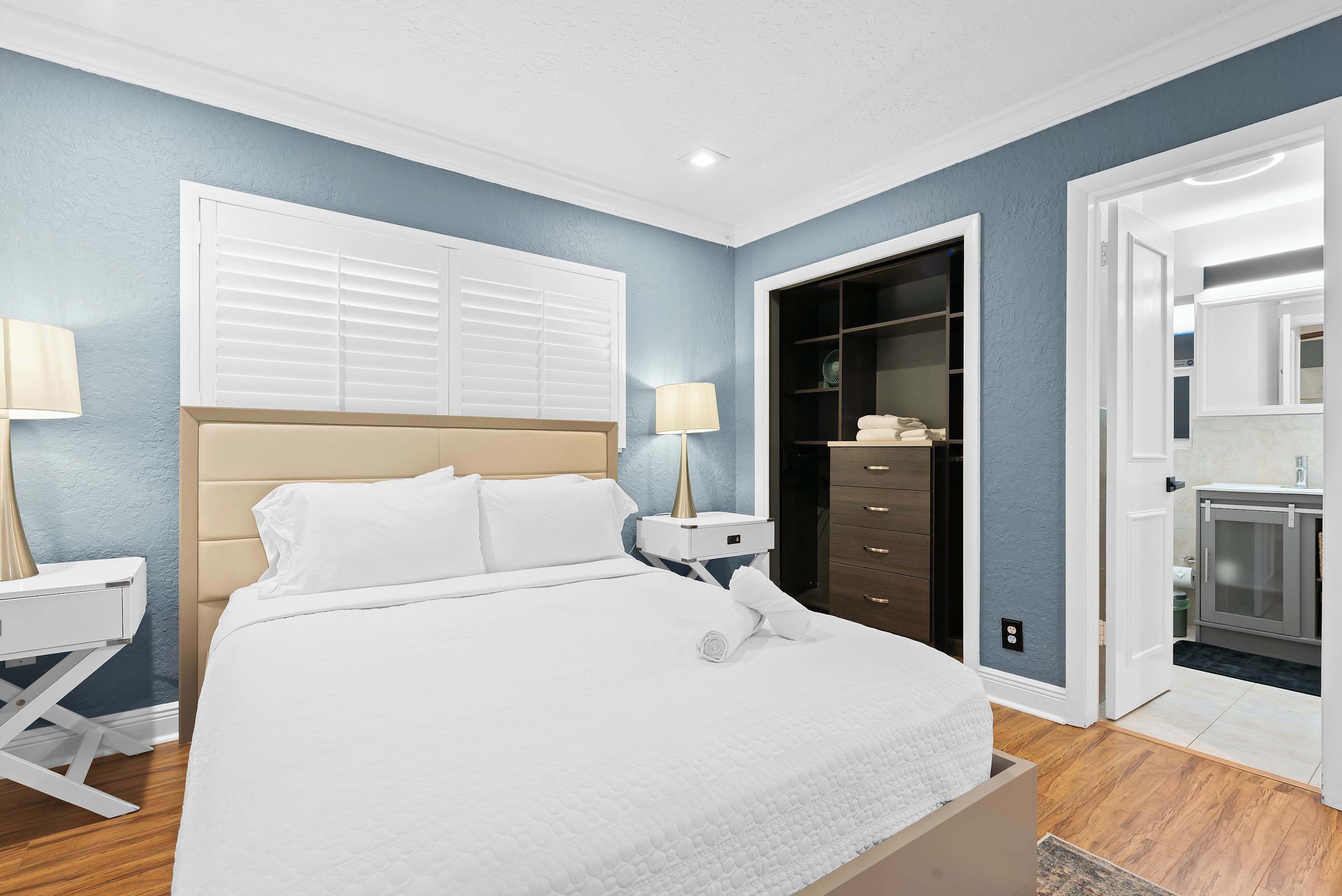 4 bedrooms, desk, iron/ironing board, free WiFi