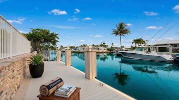 Alberca al aire libre y alberca climatizada