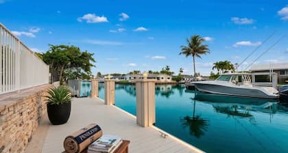 Luxury Waterfront | Pool, Sauna, Playground & more