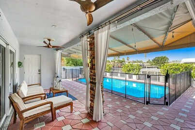 Luxury Waterfront | Pool, Sauna, Playground & more