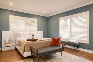 4 Schlafzimmer, Schreibtisch, Bügeleisen/Bügelbrett, kostenloses WLAN