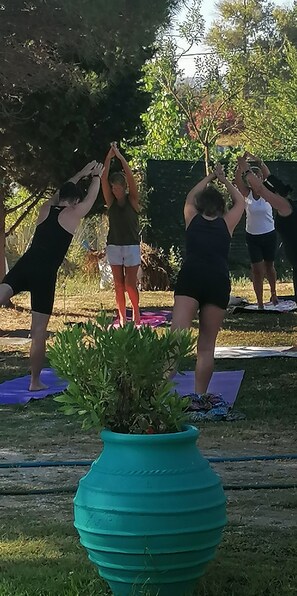 Yoga - Sausan Apartments (Corfu)