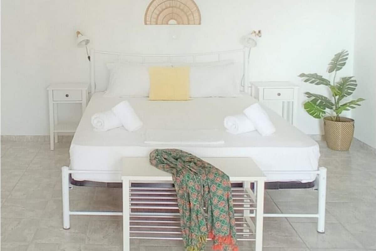 Habitación triple básica | Sistema de insonorización, wifi gratis, ropa de cama