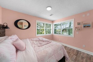 2 多间卧室、熨斗/熨衣板、免费 WiFi、床单