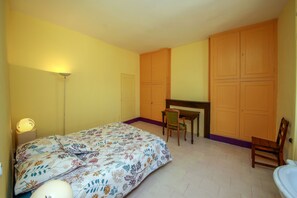 3 chambres, bureau, fer et planche à repasser, Wi-Fi gratuit