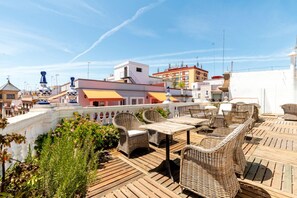 Outdoor dining - H Doble Roomsole - One Bedroom Hotel, Sleeps 2 (Sevilla)