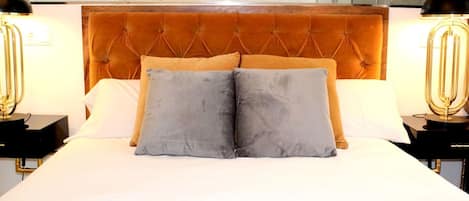 1 soverom, strykejern/-brett og sengetøy