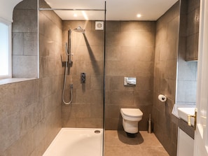 Cottage | Bathroom | Shower