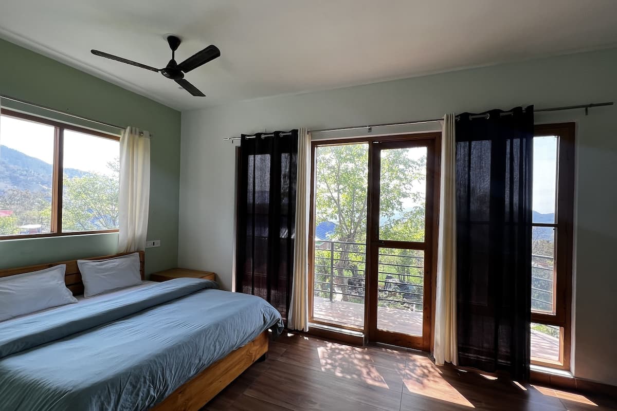 1 bedroom, desk, laptop workspace, free WiFi