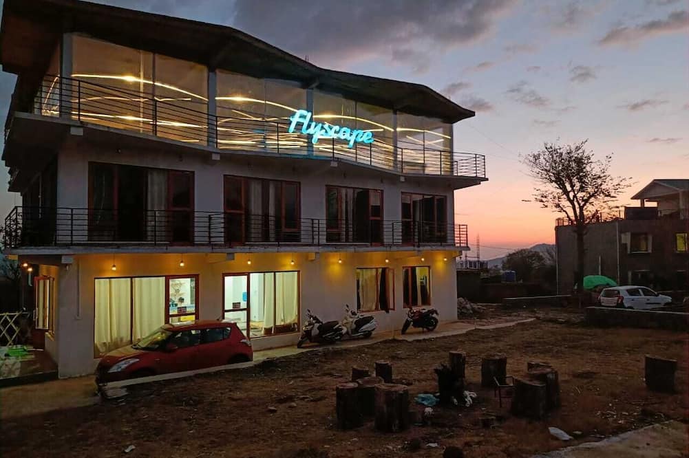 Flyscape Hostel
