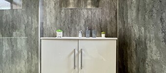Worksop Newly Refurbished 3-bedroom House