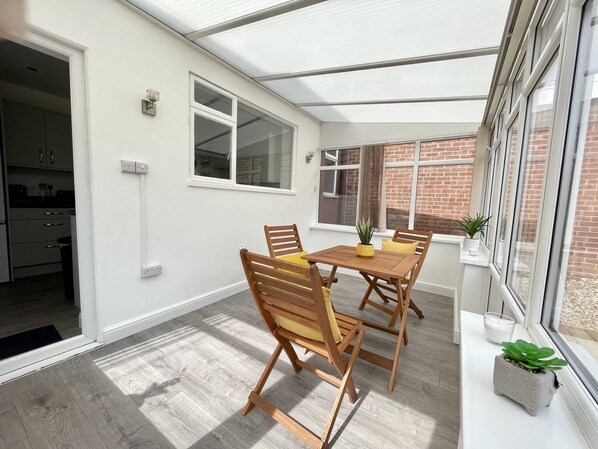 House | Balcony - Worksop Newly Refurbished 3-bedroom House (Worksop)