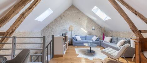 Televisión de pantalla plana, estéreo