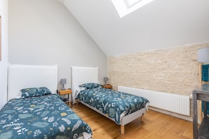 3 chambres, fer et planche à repasser, Wi-Fi gratuit, draps fournis