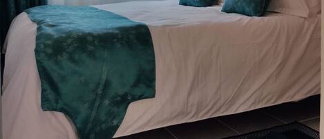 1 dormitorio, tabla de planchar con plancha, wifi gratis y ropa de cama