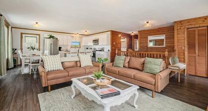 Hot Tub! | Pet Friendly! | Game Room!